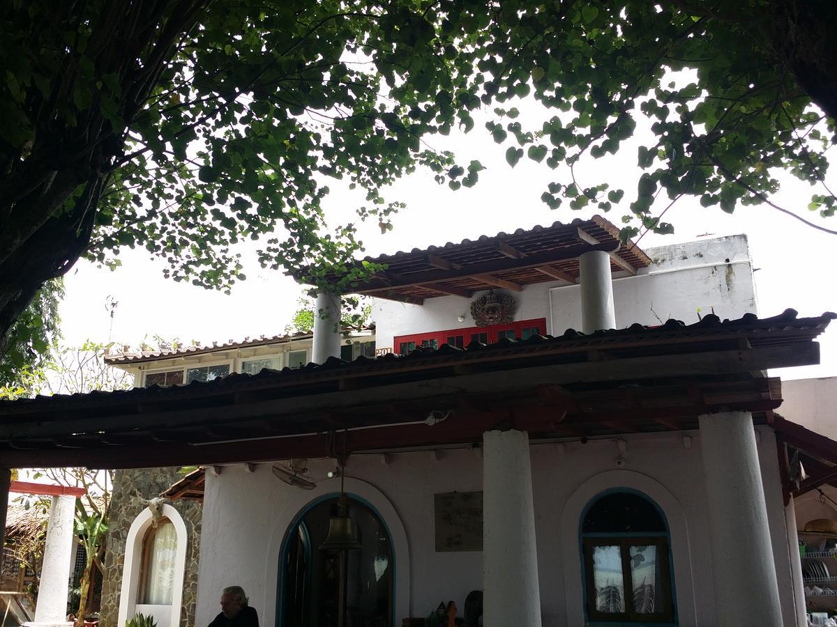 Villa Isabella Putri B&B Jepara Exterior photo