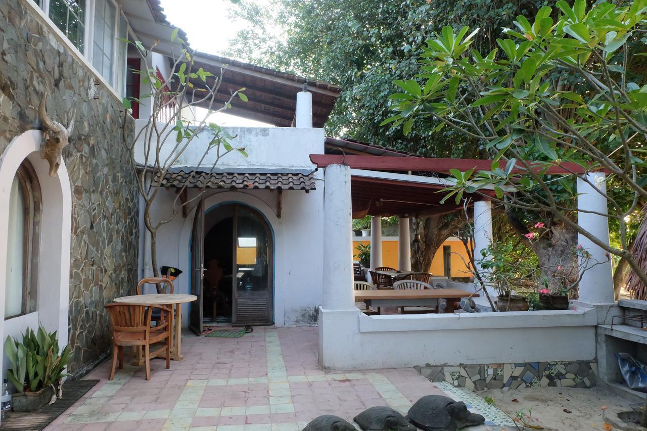 Villa Isabella Putri B&B Jepara Exterior photo